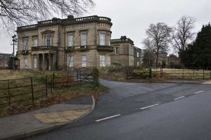 Mansion From The Road, Dec 2008