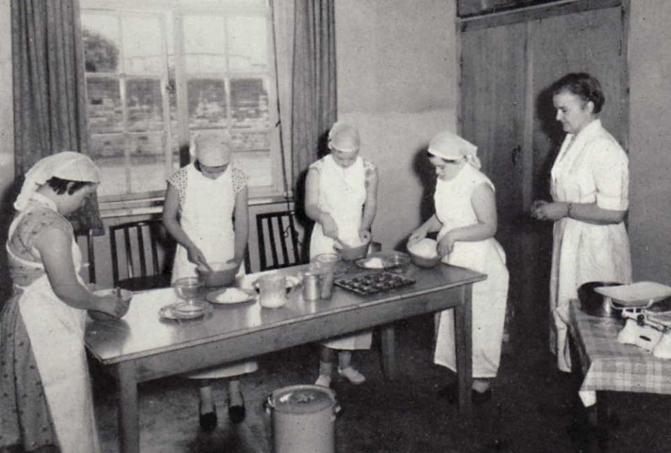 cookery_class_index_1958_sm.jpg